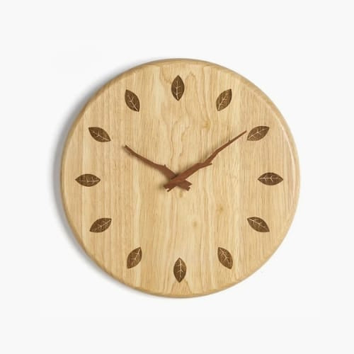 FinestClock Classic Wooden Wall Clock